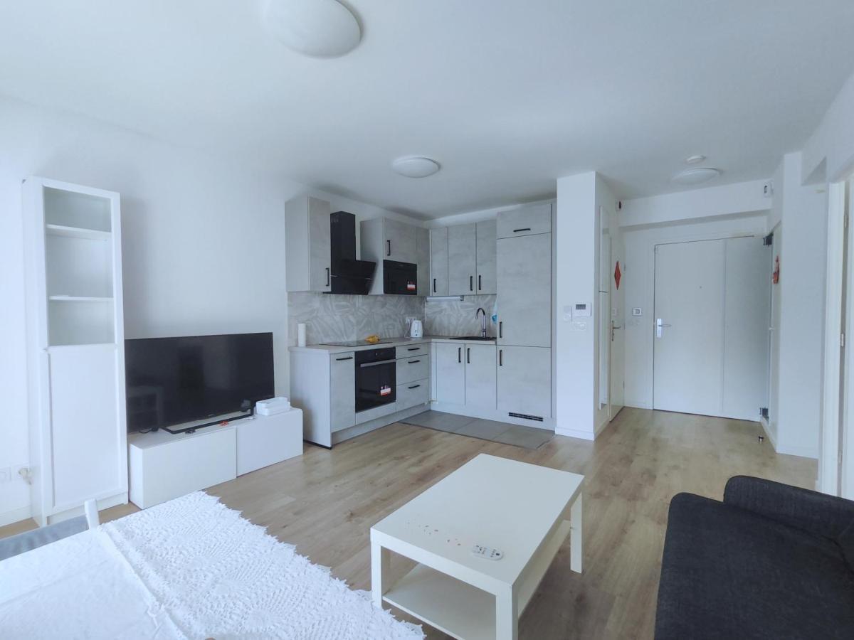 Cozy Sunshine Apartment With Balcony 4 Persons Max 이브리쉬르센 외부 사진